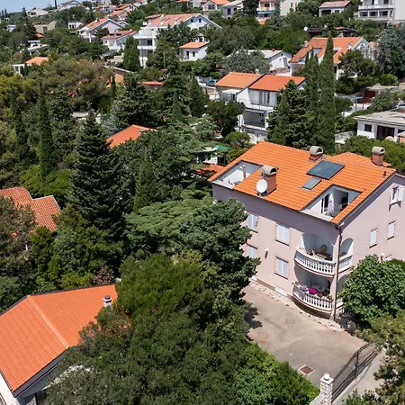 Apartman Lili *