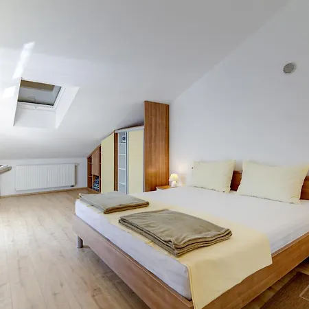 Lili Apartmán *