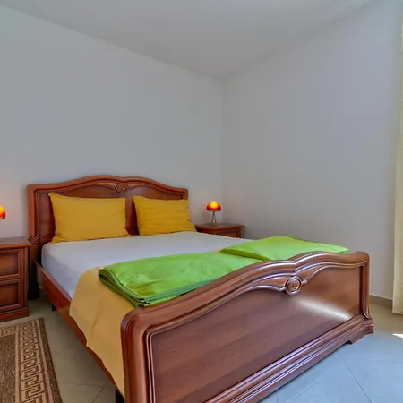 Lili Apartmán